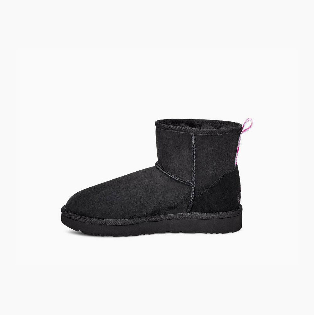UGG Klassiska Mini II Tryck Logo Classic Boots Dam Svarta Rosa | M4ZJESTC