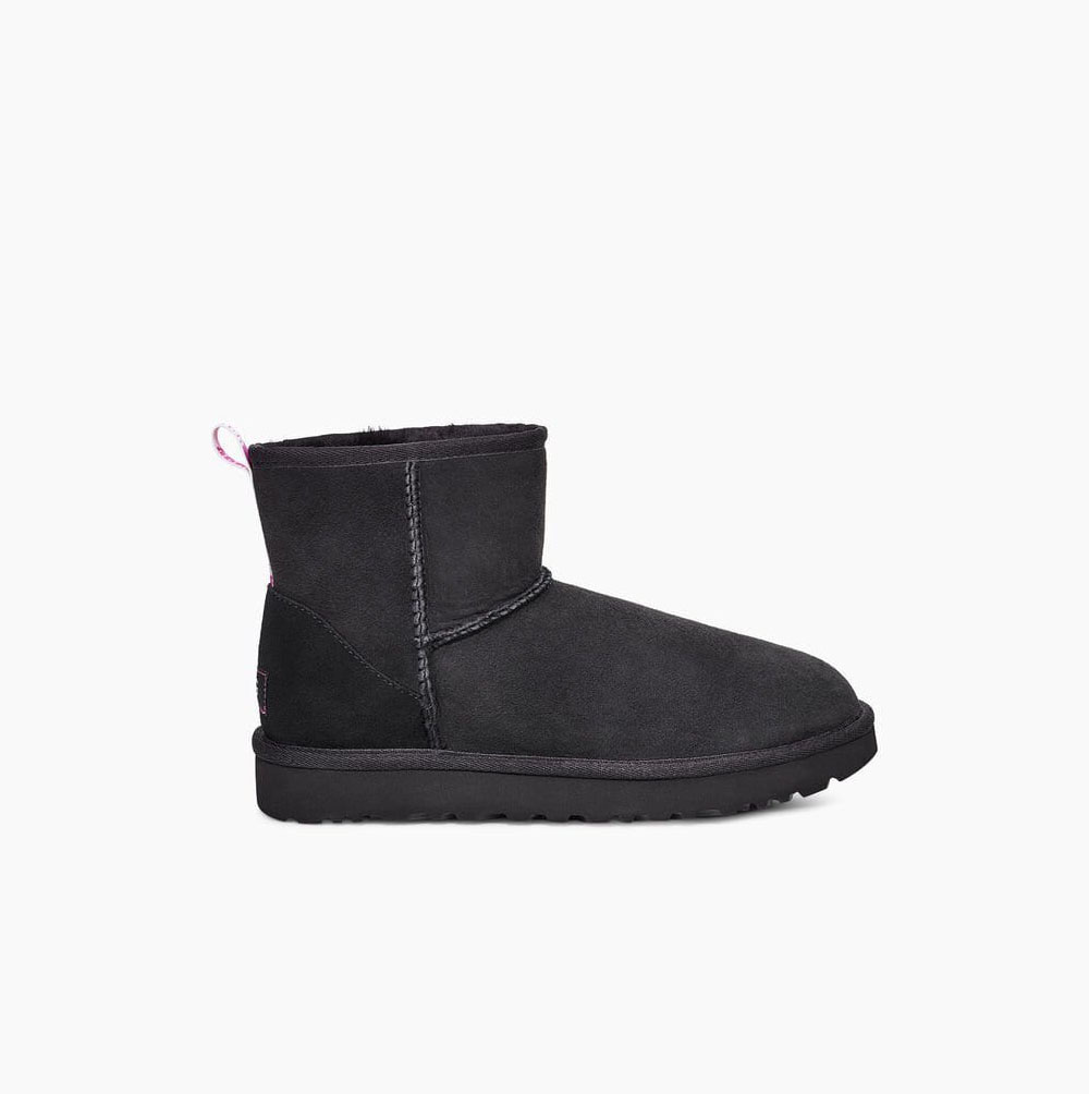 UGG Klassiska Mini II Tryck Logo Classic Boots Dam Svarta Rosa | M4ZJESTC